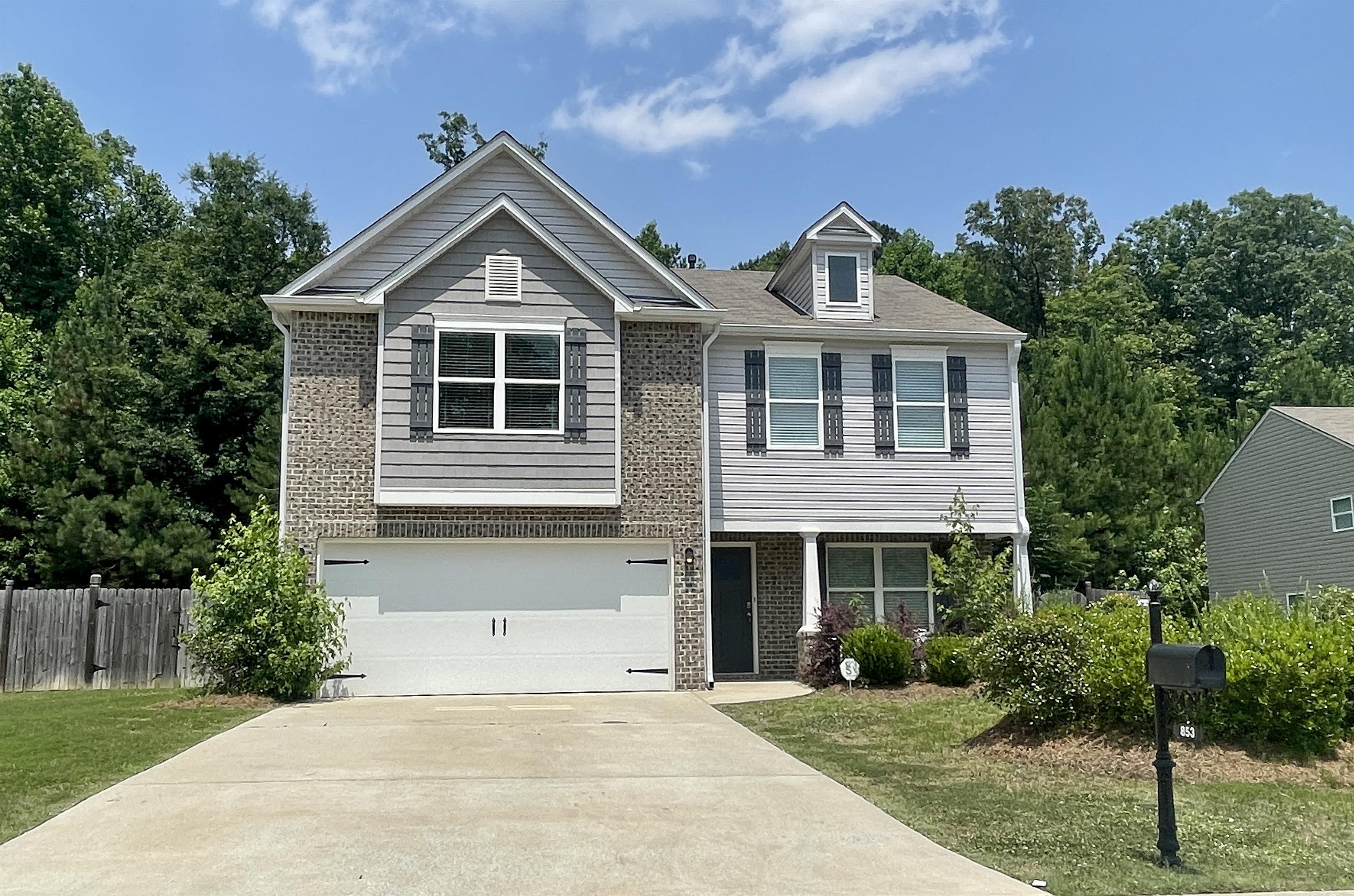 853 Huntington Trace